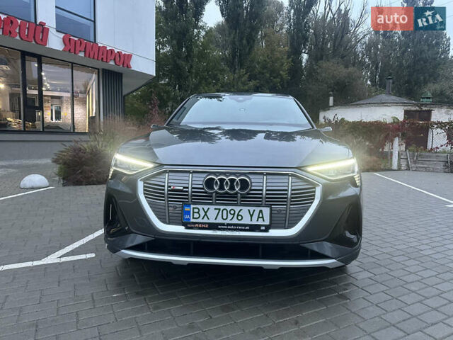 Ауди E-Tron 2020 в Хмельницком на Automoto.ua Серый Ауди E-Tron, объемом двигателя 0 л и пробегом 112 тыс. км за 37000 $, фото 4 на Automoto.ua