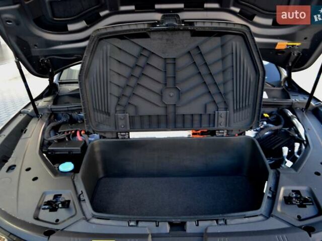 Серый Ауди E-Tron, объемом двигателя 0 л и пробегом 125 тыс. км за 23800 $, фото 74 на Automoto.ua