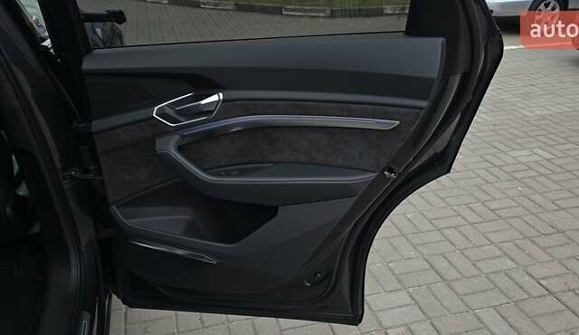 Серый Ауди E-Tron, объемом двигателя 0 л и пробегом 112 тыс. км за 29800 $, фото 45 на Automoto.ua