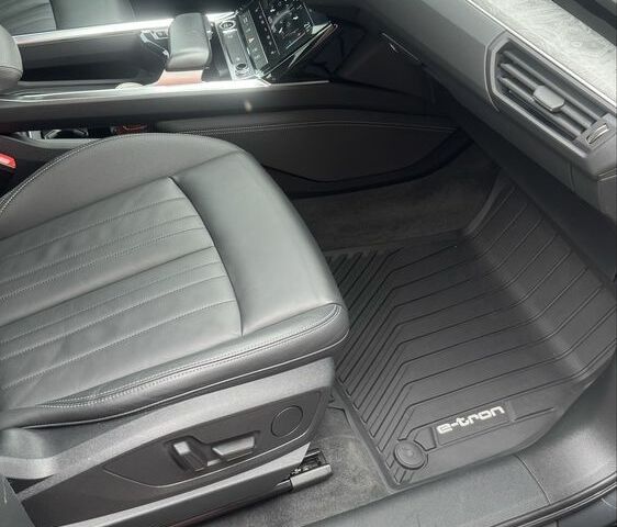 Ауді E-Tron 2020 у Івано-Франківську на Automoto.ua Сірий Ауді E-Tron, об'ємом двигуна 0 л та пробігом 68 тис. км за 31000 $, фото 8 на Automoto.ua