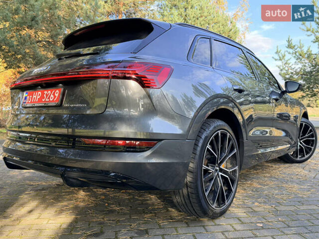 Ауді E-Tron 2020 у Дрогобичі на Automoto.ua Сірий Ауді E-Tron, об'ємом двигуна 0 л та пробігом 180 тис. км за 27990 $, фото 10 на Automoto.ua