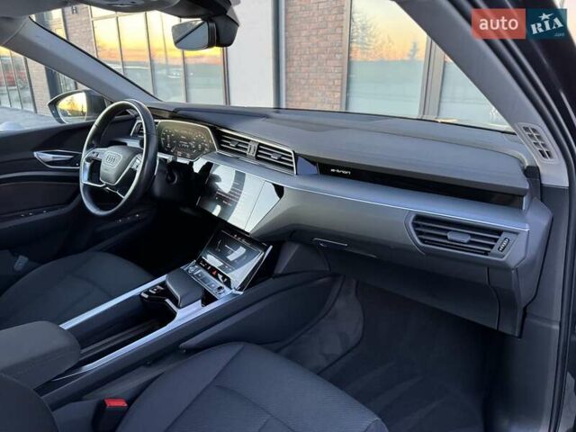 Серый Ауди E-Tron, объемом двигателя 0 л и пробегом 97 тыс. км за 21900 $, фото 56 на Automoto.ua