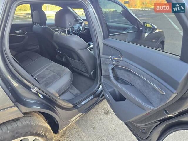 Сірий Ауді E-Tron, об'ємом двигуна 0 л та пробігом 67 тис. км за 37999 $, фото 60 на Automoto.ua
