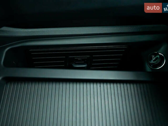 Сірий Ауді E-Tron, об'ємом двигуна 0 л та пробігом 82 тис. км за 39888 $, фото 111 на Automoto.ua