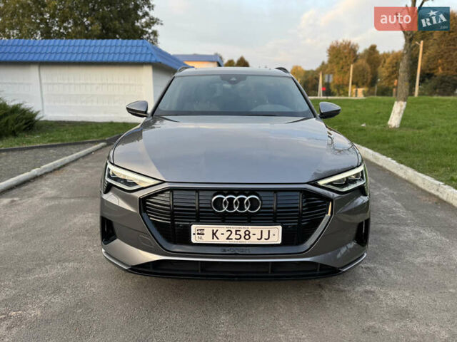 Сірий Ауді E-Tron, об'ємом двигуна 0 л та пробігом 180 тис. км за 21500 $, фото 2 на Automoto.ua