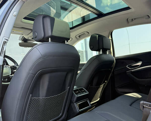 Ауді E-Tron 2020 у Києві на Automoto.ua Сірий Ауді E-Tron, об'ємом двигуна 0 л та пробігом 53 тис. км за 33900 $, фото 42 на Automoto.ua
