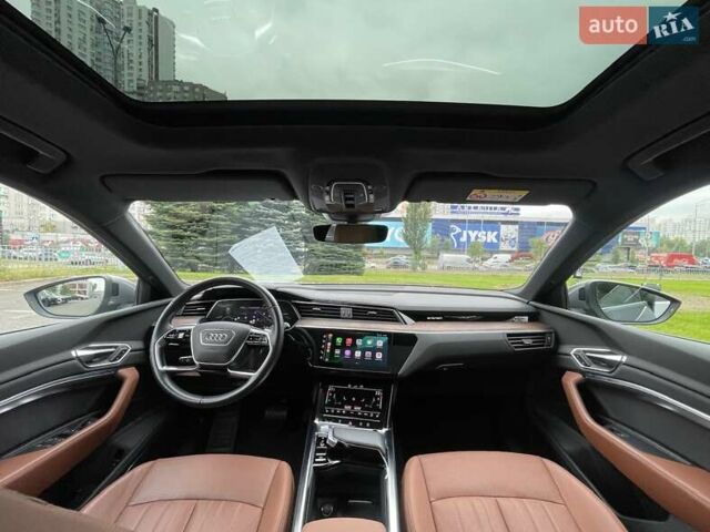 Серый Ауди E-Tron, объемом двигателя 0 л и пробегом 58 тыс. км за 37000 $, фото 96 на Automoto.ua