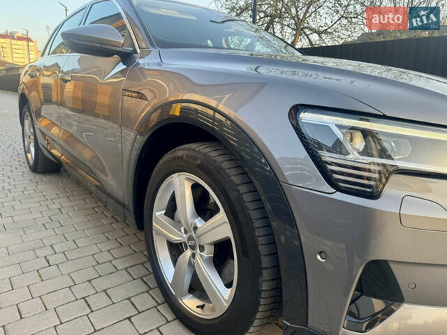 Сірий Ауді E-Tron, об'ємом двигуна 0 л та пробігом 143 тис. км за 27900 $, фото 17 на Automoto.ua