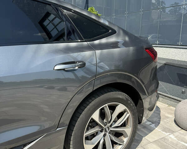 Ауді E-Tron 2020 у Києві на Automoto.ua Сірий Ауді E-Tron, об'ємом двигуна 0 л та пробігом 53 тис. км за 33900 $, фото 7 на Automoto.ua