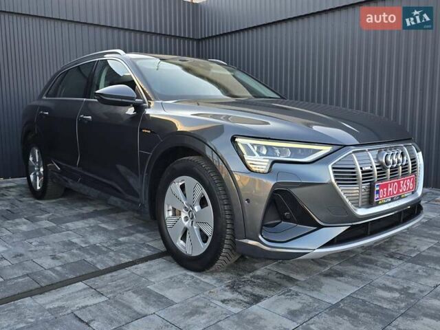Серый Ауди E-Tron, объемом двигателя 0 л и пробегом 99 тыс. км за 31990 $, фото 26 на Automoto.ua