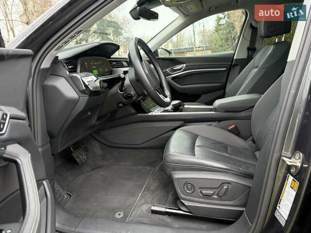 Сірий Ауді E-Tron, об'ємом двигуна 0 л та пробігом 53 тис. км за 34000 $, фото 18 на Automoto.ua