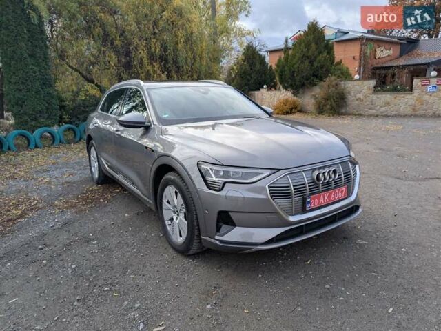 Серый Ауди E-Tron, объемом двигателя 0 л и пробегом 82 тыс. км за 32500 $, фото 3 на Automoto.ua