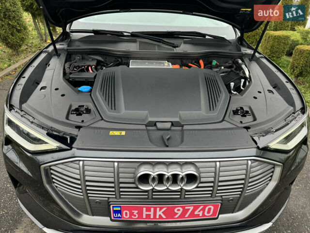 Серый Ауди E-Tron, объемом двигателя 0 л и пробегом 150 тыс. км за 23800 $, фото 60 на Automoto.ua