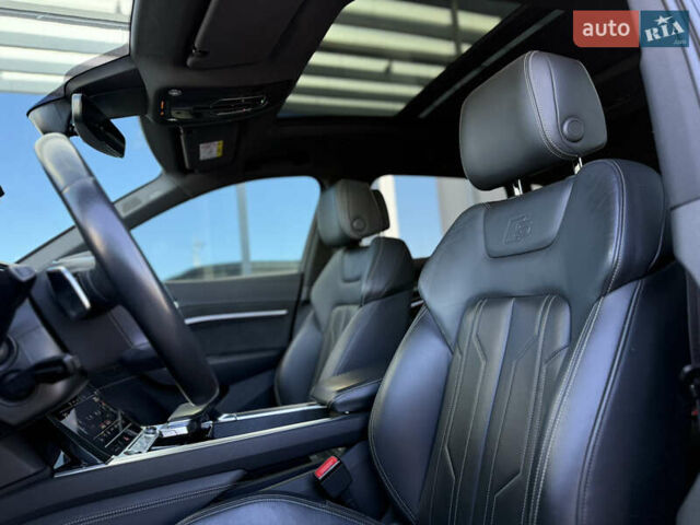 Серый Ауди E-Tron, объемом двигателя 0 л и пробегом 41 тыс. км за 44990 $, фото 30 на Automoto.ua