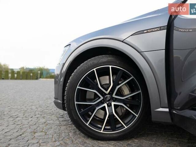 Серый Ауди E-Tron, объемом двигателя 0 л и пробегом 41 тыс. км за 37500 $, фото 55 на Automoto.ua