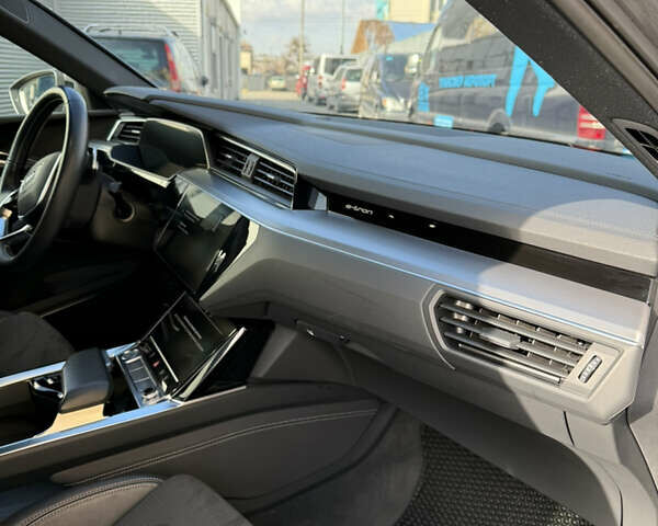 Серый Ауди E-Tron, объемом двигателя 0 л и пробегом 145 тыс. км за 37500 $, фото 38 на Automoto.ua