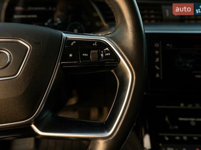 Сірий Ауді E-Tron, об'ємом двигуна 0 л та пробігом 112 тис. км за 34300 $, фото 57 на Automoto.ua