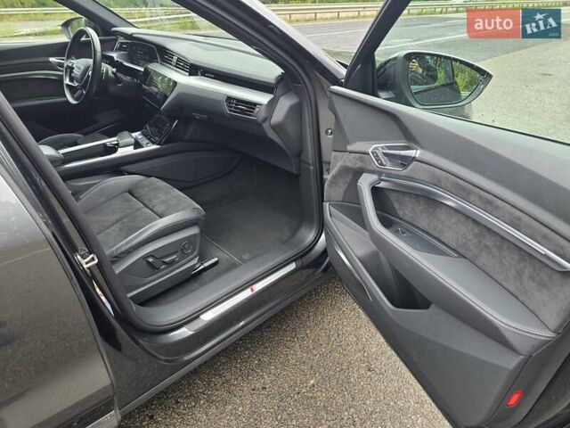 Серый Ауди E-Tron, объемом двигателя 0 л и пробегом 71 тыс. км за 33999 $, фото 62 на Automoto.ua