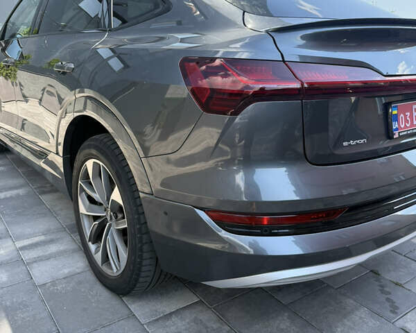 Ауді E-Tron 2020 у Києві на Automoto.ua Сірий Ауді E-Tron, об'ємом двигуна 0 л та пробігом 53 тис. км за 33900 $, фото 14 на Automoto.ua