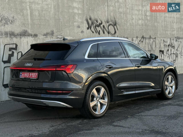 Ауді E-Tron 2020 у Львові на Automoto.ua Сірий Ауді E-Tron, об'ємом двигуна 0 л та пробігом 81 тис. км за 34920 $, фото 13 на Automoto.ua