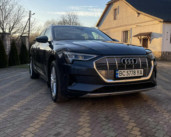 Сірий Ауді E-Tron, об'ємом двигуна 0 л та пробігом 153 тис. км за 28999 $, фото 10 на Automoto.ua