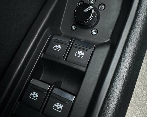 Сірий Ауді E-Tron, об'ємом двигуна 0 л та пробігом 108 тис. км за 25900 $, фото 20 на Automoto.ua