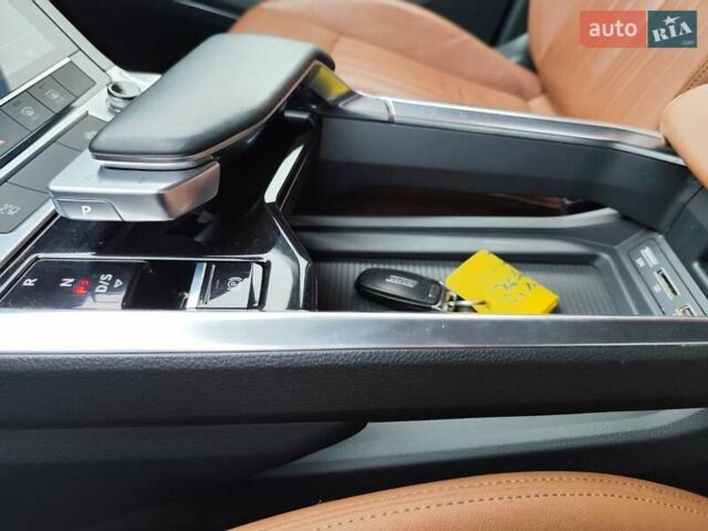 Серый Ауди E-Tron, объемом двигателя 0 л и пробегом 169 тыс. км за 33999 $, фото 45 на Automoto.ua