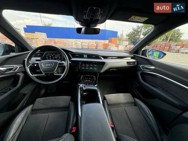 Серый Ауди E-Tron, объемом двигателя 0 л и пробегом 119 тыс. км за 33500 $, фото 22 на Automoto.ua
