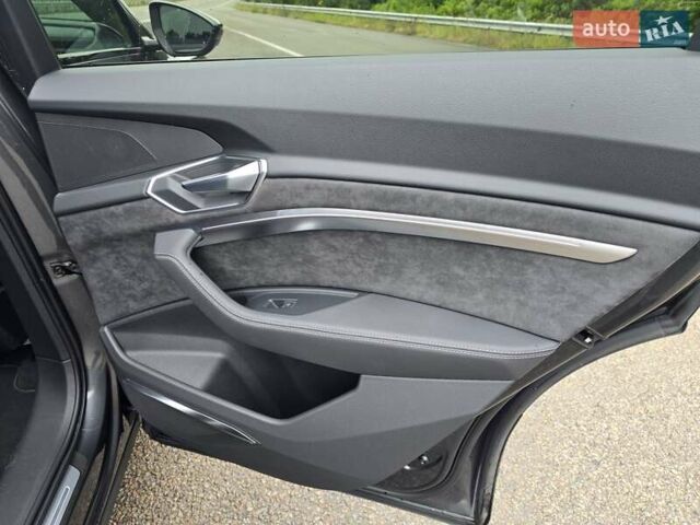 Серый Ауди E-Tron, объемом двигателя 0 л и пробегом 71 тыс. км за 33999 $, фото 58 на Automoto.ua