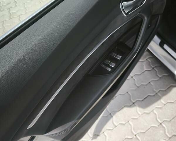 Серый Ауди E-Tron, объемом двигателя 0 л и пробегом 70 тыс. км за 34500 $, фото 84 на Automoto.ua