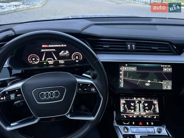 Серый Ауди E-Tron, объемом двигателя 0 л и пробегом 836 тыс. км за 34900 $, фото 22 на Automoto.ua