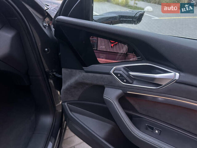 Ауди E-Tron 2020 в Хмельницком на Automoto.ua Серый Ауди E-Tron, объемом двигателя 0 л и пробегом 112 тыс. км за 37000 $, фото 45 на Automoto.ua
