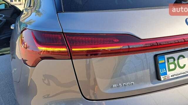 Серый Ауди E-Tron, объемом двигателя 0 л и пробегом 41 тыс. км за 37500 $, фото 13 на Automoto.ua
