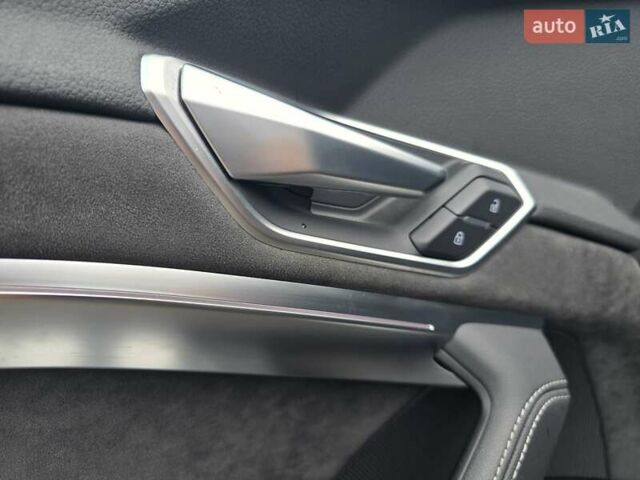 Серый Ауди E-Tron, объемом двигателя 0 л и пробегом 71 тыс. км за 33999 $, фото 41 на Automoto.ua