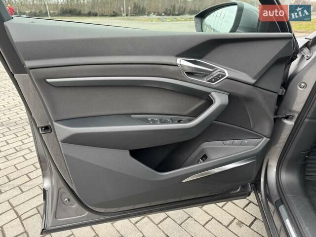 Серый Ауди E-Tron, объемом двигателя 0 л и пробегом 109 тыс. км за 30900 $, фото 20 на Automoto.ua