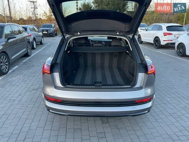 Серый Ауди E-Tron, объемом двигателя 0 л и пробегом 45 тыс. км за 29900 $, фото 32 на Automoto.ua