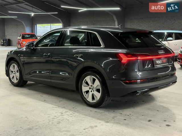 Серый Ауди E-Tron, объемом двигателя 0 л и пробегом 207 тыс. км за 20000 $, фото 34 на Automoto.ua