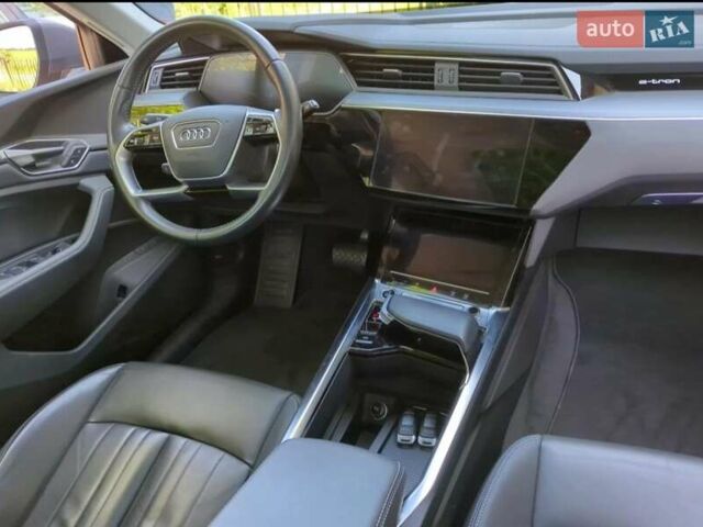 Серый Ауди E-Tron, объемом двигателя 0 л и пробегом 113 тыс. км за 30550 $, фото 8 на Automoto.ua