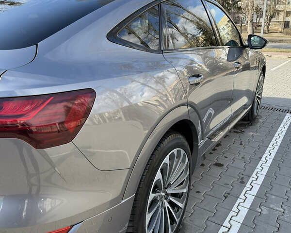 Серый Ауди E-Tron, объемом двигателя 0 л и пробегом 145 тыс. км за 37500 $, фото 32 на Automoto.ua
