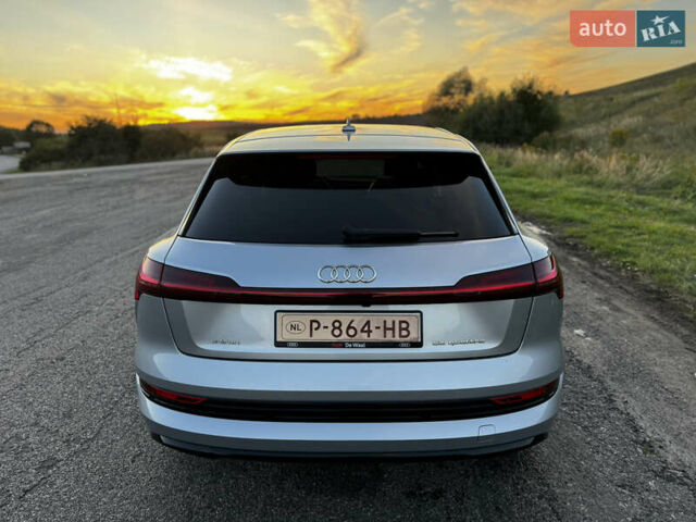 Серый Ауди E-Tron, объемом двигателя 0 л и пробегом 108 тыс. км за 29000 $, фото 10 на Automoto.ua