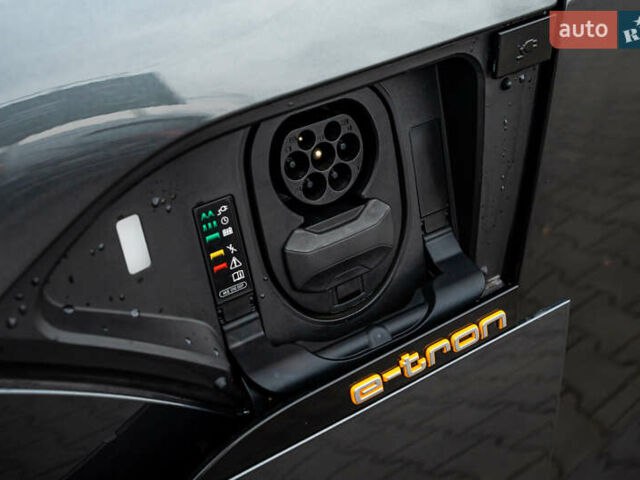 Сірий Ауді E-Tron, об'ємом двигуна 0 л та пробігом 82 тис. км за 39888 $, фото 52 на Automoto.ua