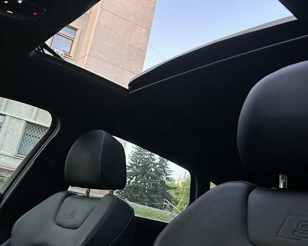 Сірий Ауді E-Tron, об'ємом двигуна 0 л та пробігом 21 тис. км за 41345 $, фото 3 на Automoto.ua