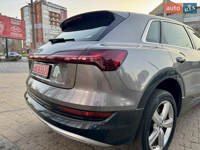 Сірий Ауді E-Tron, об'ємом двигуна 0 л та пробігом 143 тис. км за 27900 $, фото 18 на Automoto.ua