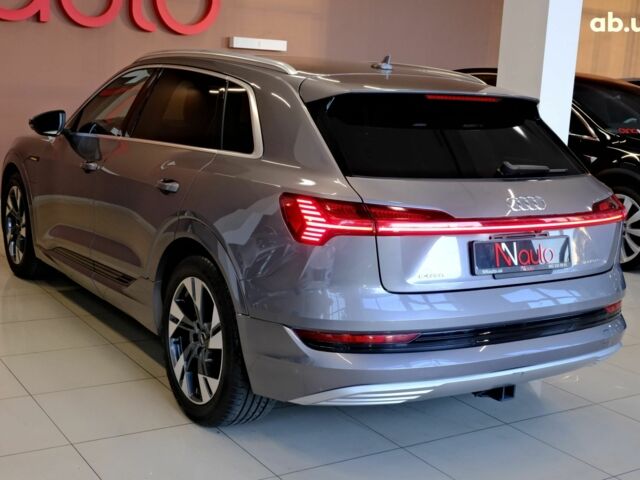 Серый Ауди E-Tron, объемом двигателя 0 л и пробегом 26 тыс. км за 38900 $, фото 9 на Automoto.ua