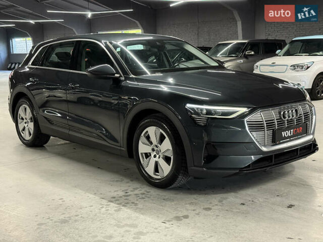 Серый Ауди E-Tron, объемом двигателя 0 л и пробегом 207 тыс. км за 20000 $, фото 25 на Automoto.ua