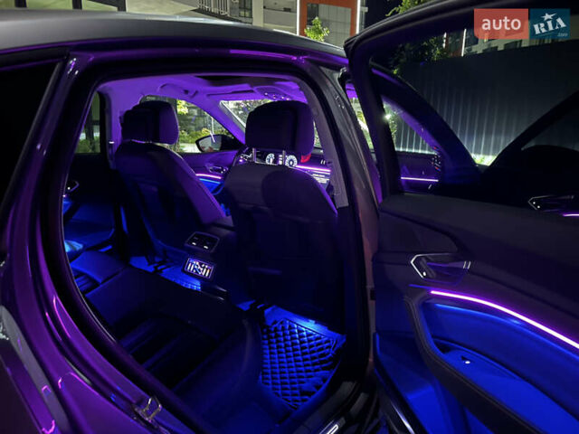 Серый Ауди E-Tron, объемом двигателя 0 л и пробегом 34 тыс. км за 43000 $, фото 32 на Automoto.ua