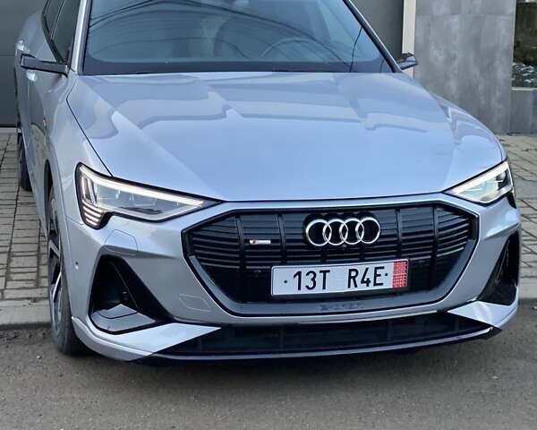 Серый Ауди E-Tron, объемом двигателя 0 л и пробегом 93 тыс. км за 39500 $, фото 18 на Automoto.ua
