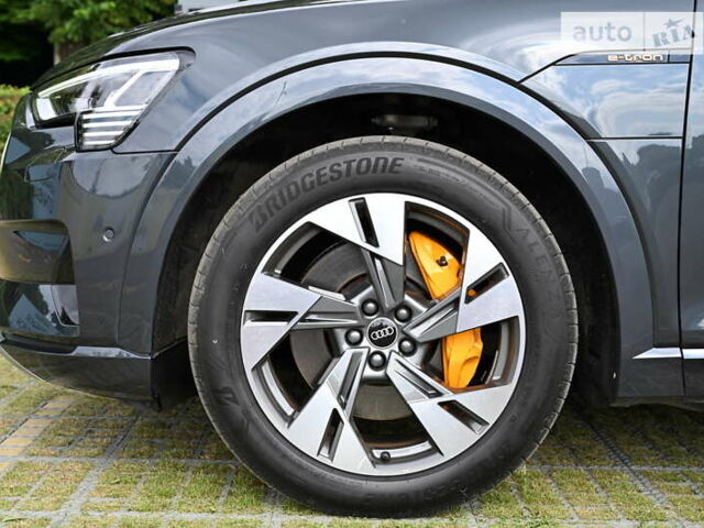 Серый Ауди E-Tron, объемом двигателя 0 л и пробегом 62 тыс. км за 43500 $, фото 11 на Automoto.ua