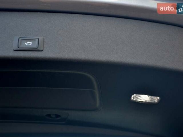 Серый Ауди E-Tron, объемом двигателя 0 л и пробегом 125 тыс. км за 23800 $, фото 59 на Automoto.ua