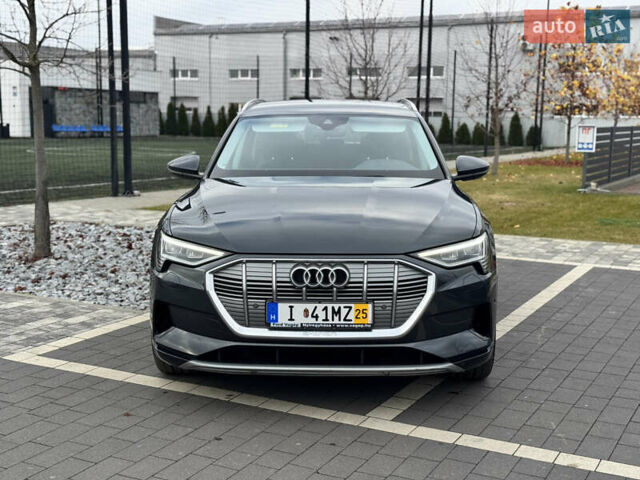 Серый Ауди E-Tron, объемом двигателя 0 л и пробегом 150 тыс. км за 25500 $, фото 1 на Automoto.ua